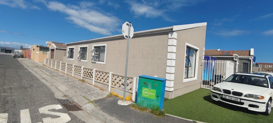 3 Bedroom Property for Sale in Strandfontein Village Western Cape